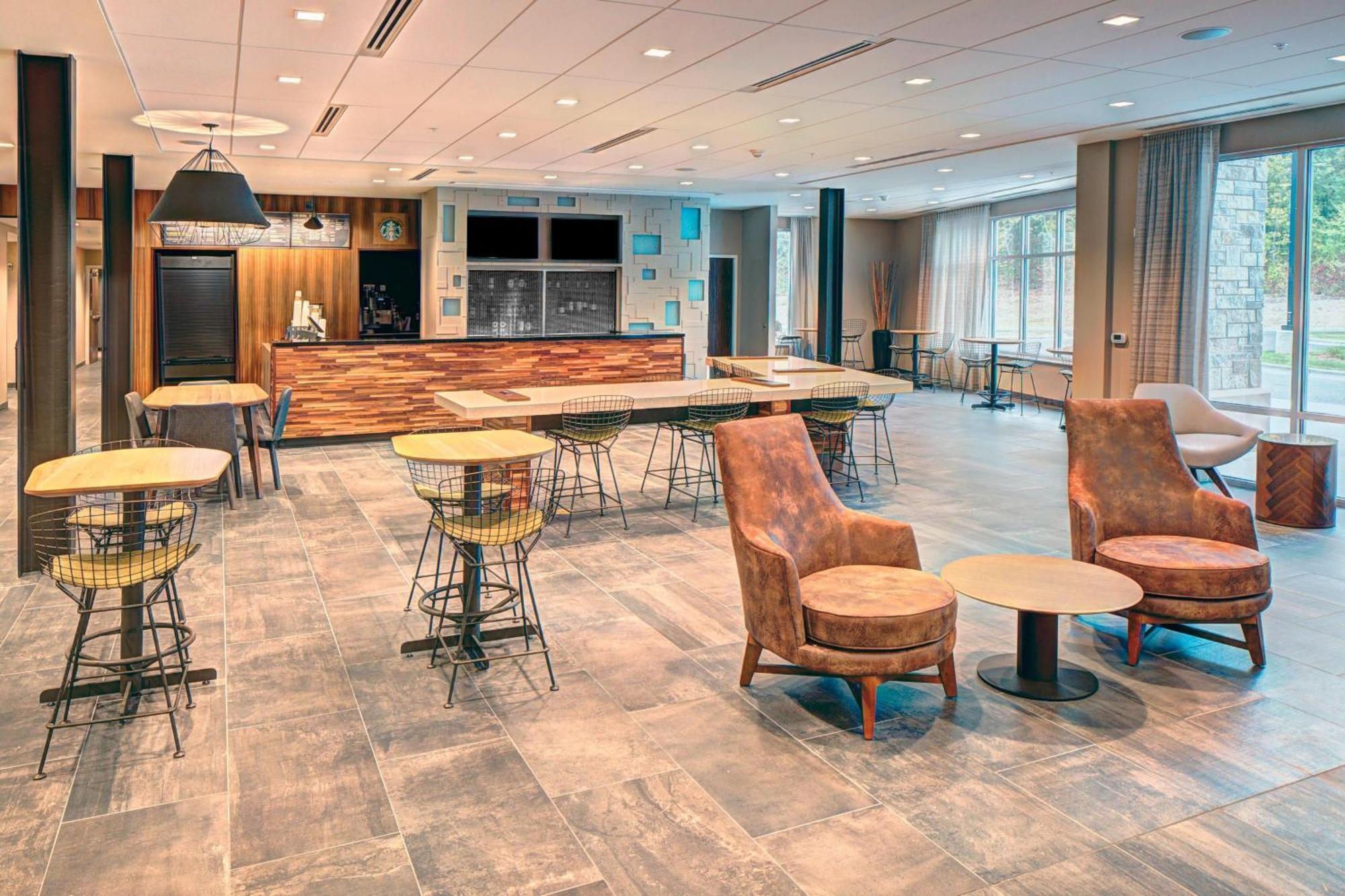 Courtyard By Marriott Appleton Riverfront Bagian luar foto