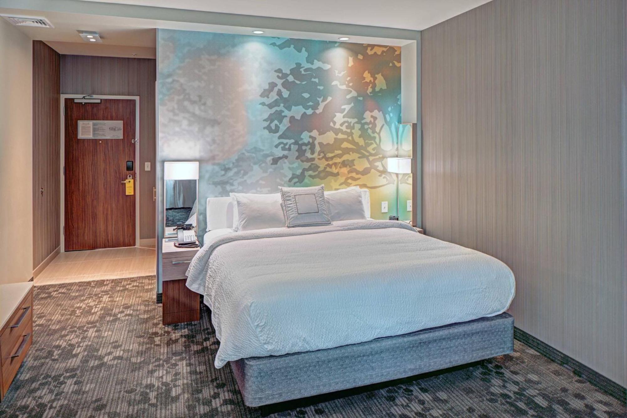 Courtyard By Marriott Appleton Riverfront Bagian luar foto